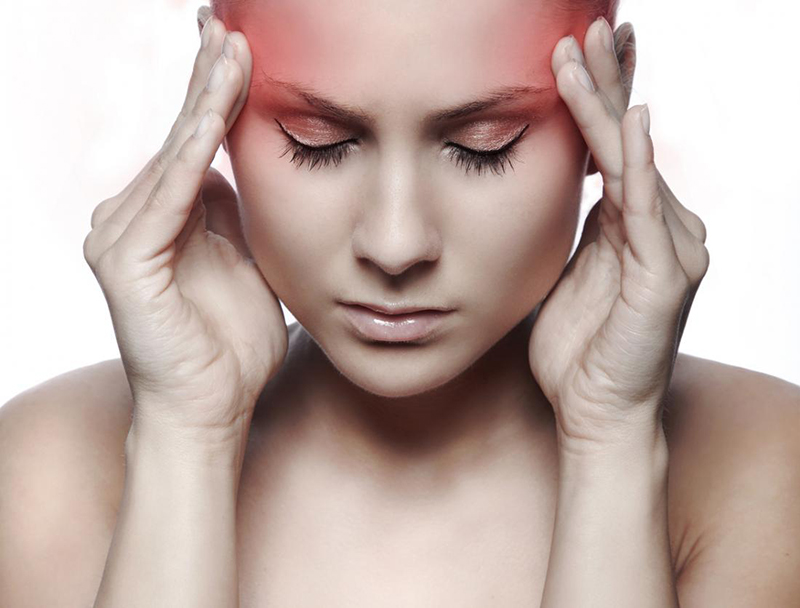 Nhức đầu là một trong những triệu chứng sớm của bệnh